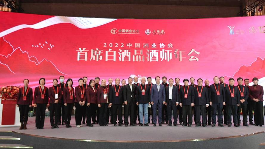 不同价位段白酒在行业周期中的表现差异